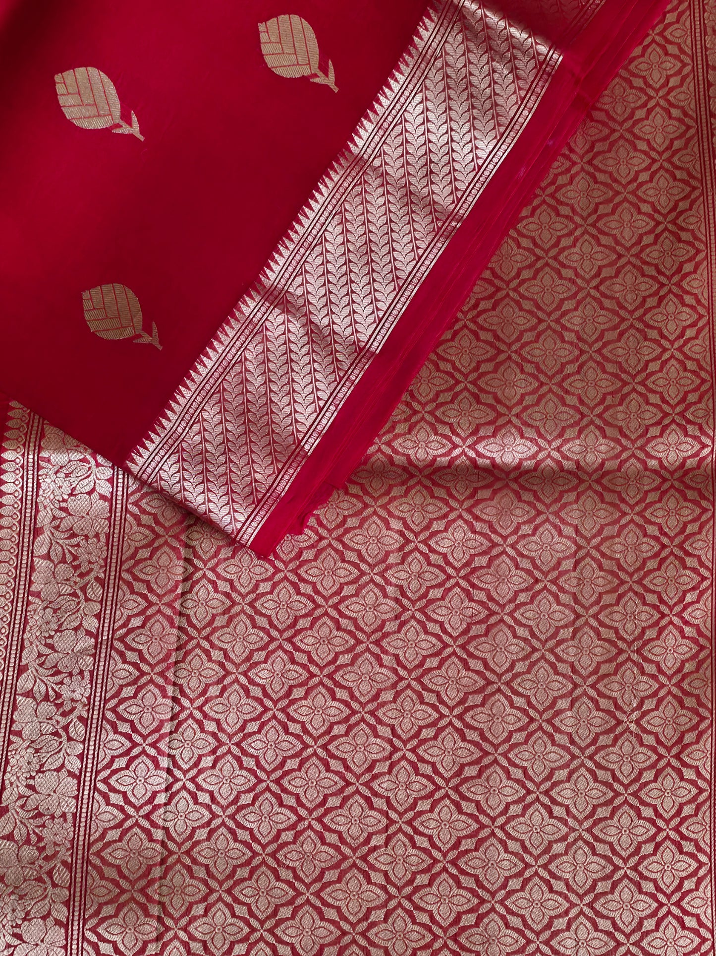 UP000025 - Banarasi Pure Oraganza Silk - Red