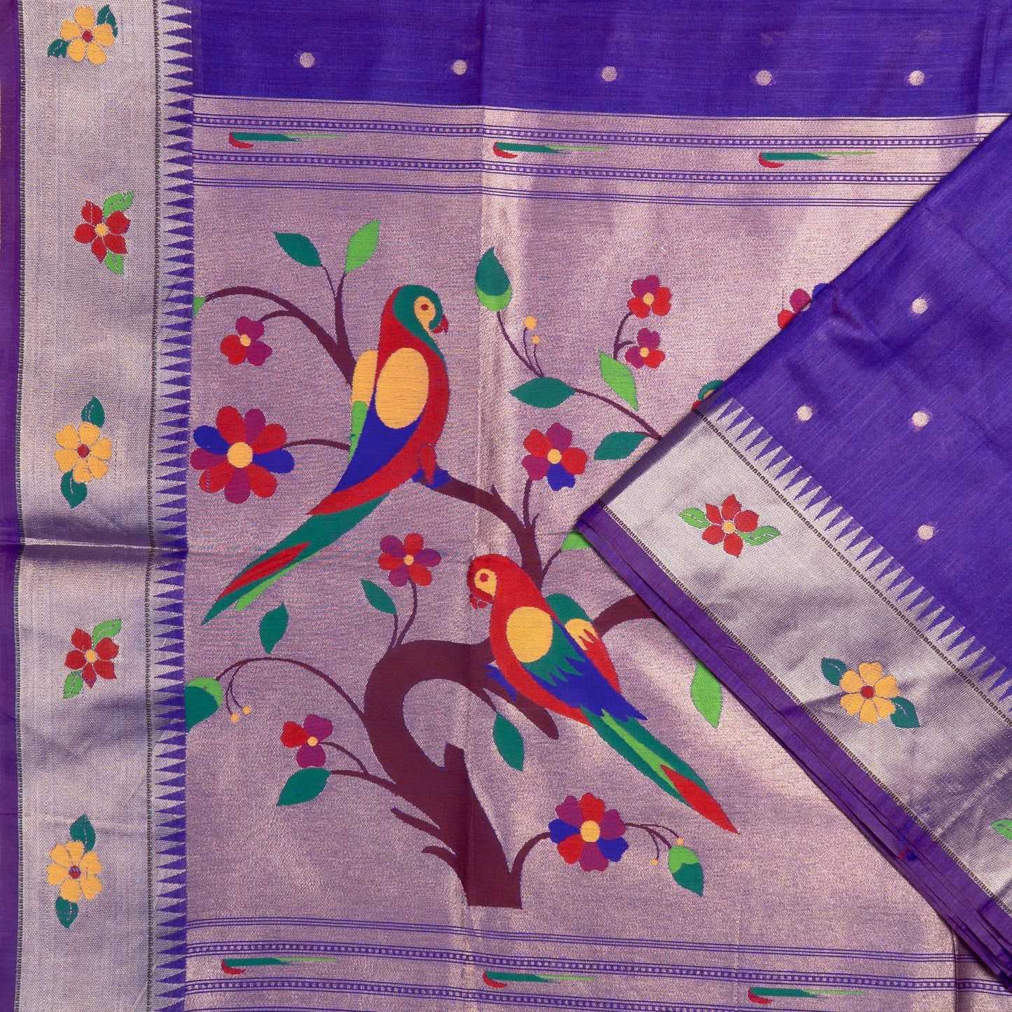 UP000101 - Handloom Paithani