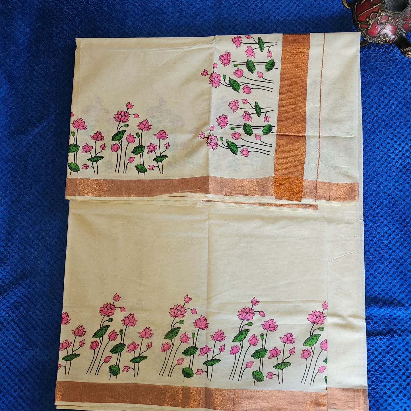 KL000010 - Kerala Saree Copper Mural Print - White