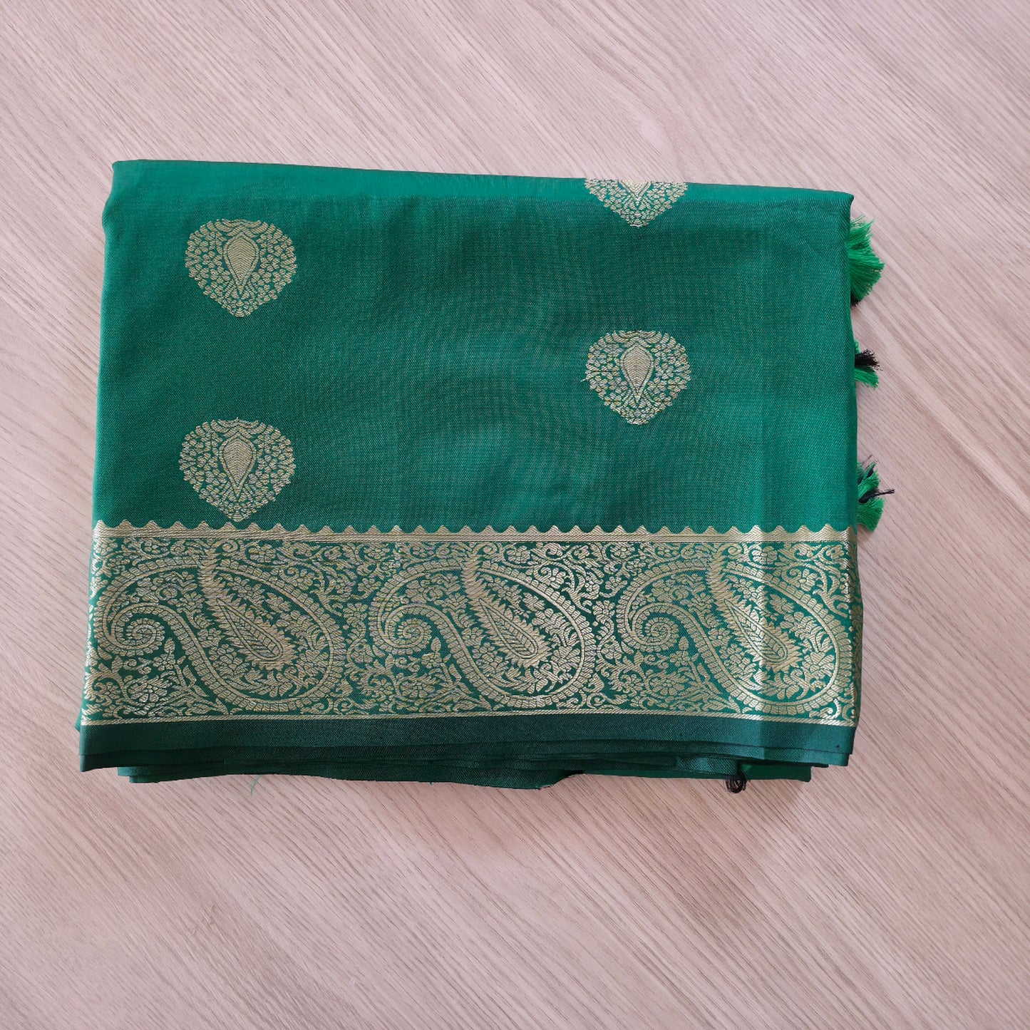 JD000150 Emerald green
