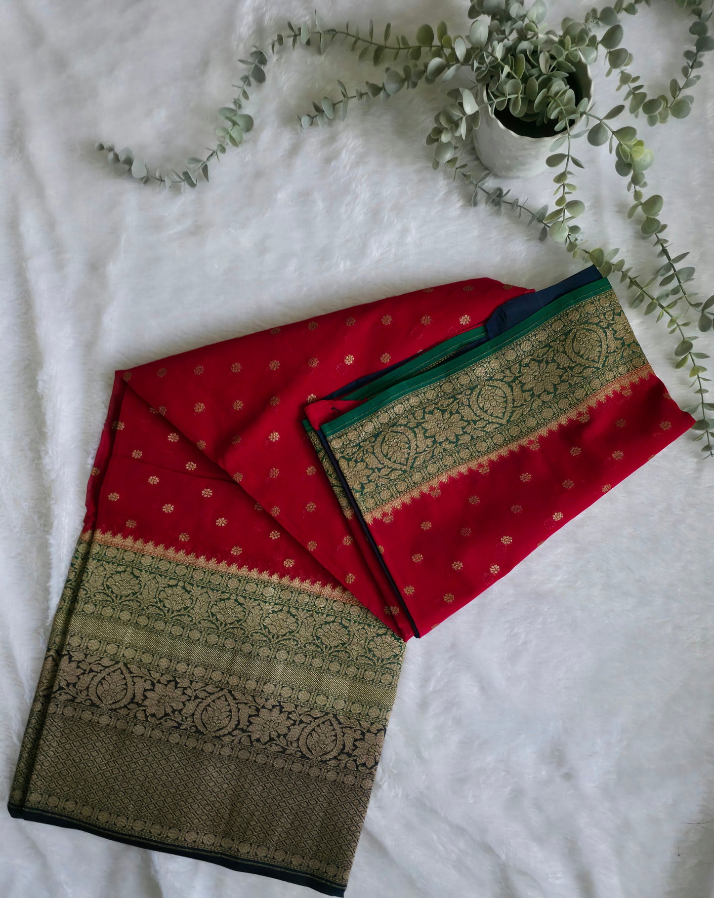 UP000036 - Antique Red & Gold Banarasi Georgette Handloom Saree