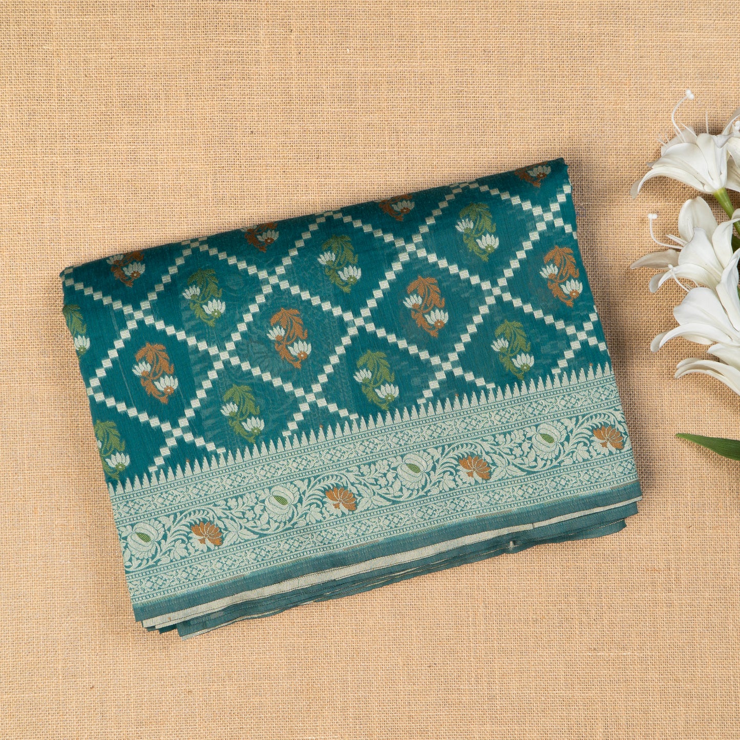 UP000121 - Chanderi Cotton Meena