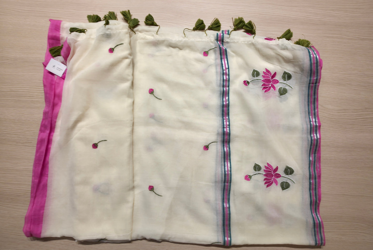 WB000034 Mulcotton with Lotus