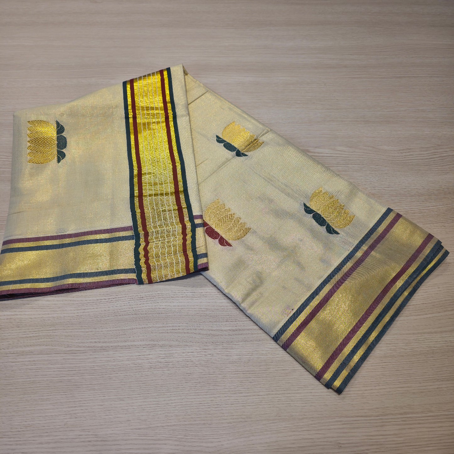 KL000071 Kerala Tissue Gold Lotus design