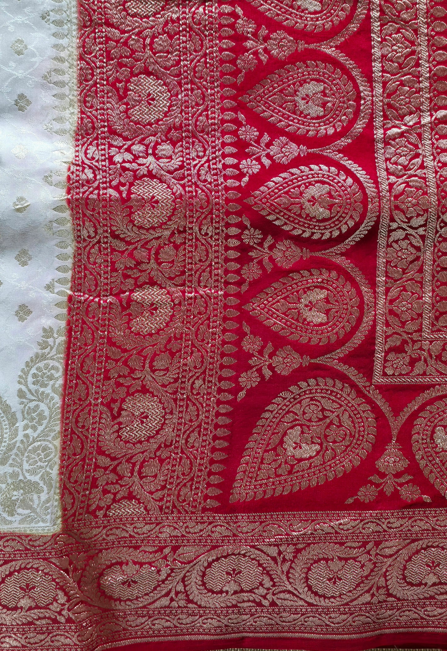 UP000077 - White and Red contrast border Pure Banarasi Crepe Georgette