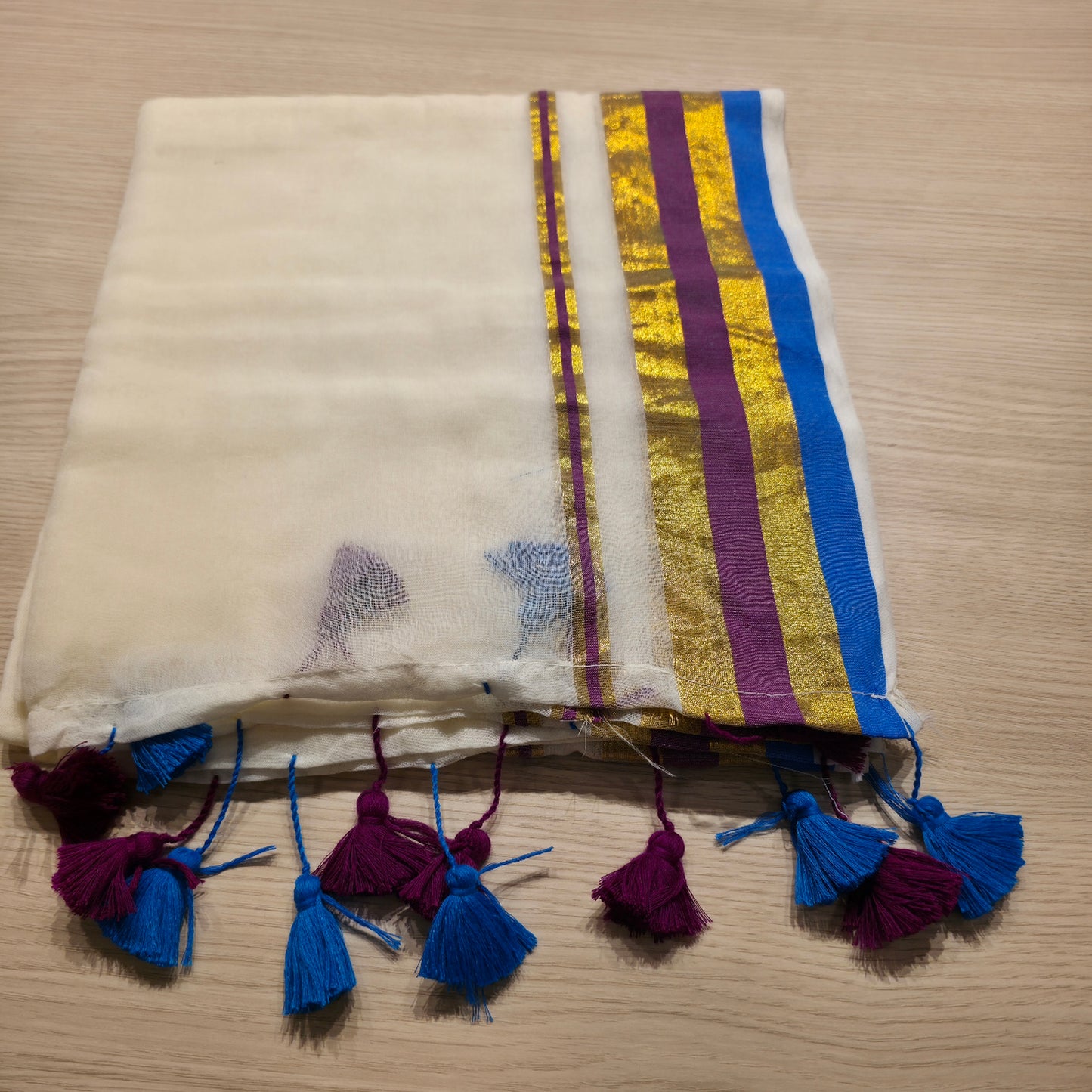 WB00048 Mulcotton Blue Gold border