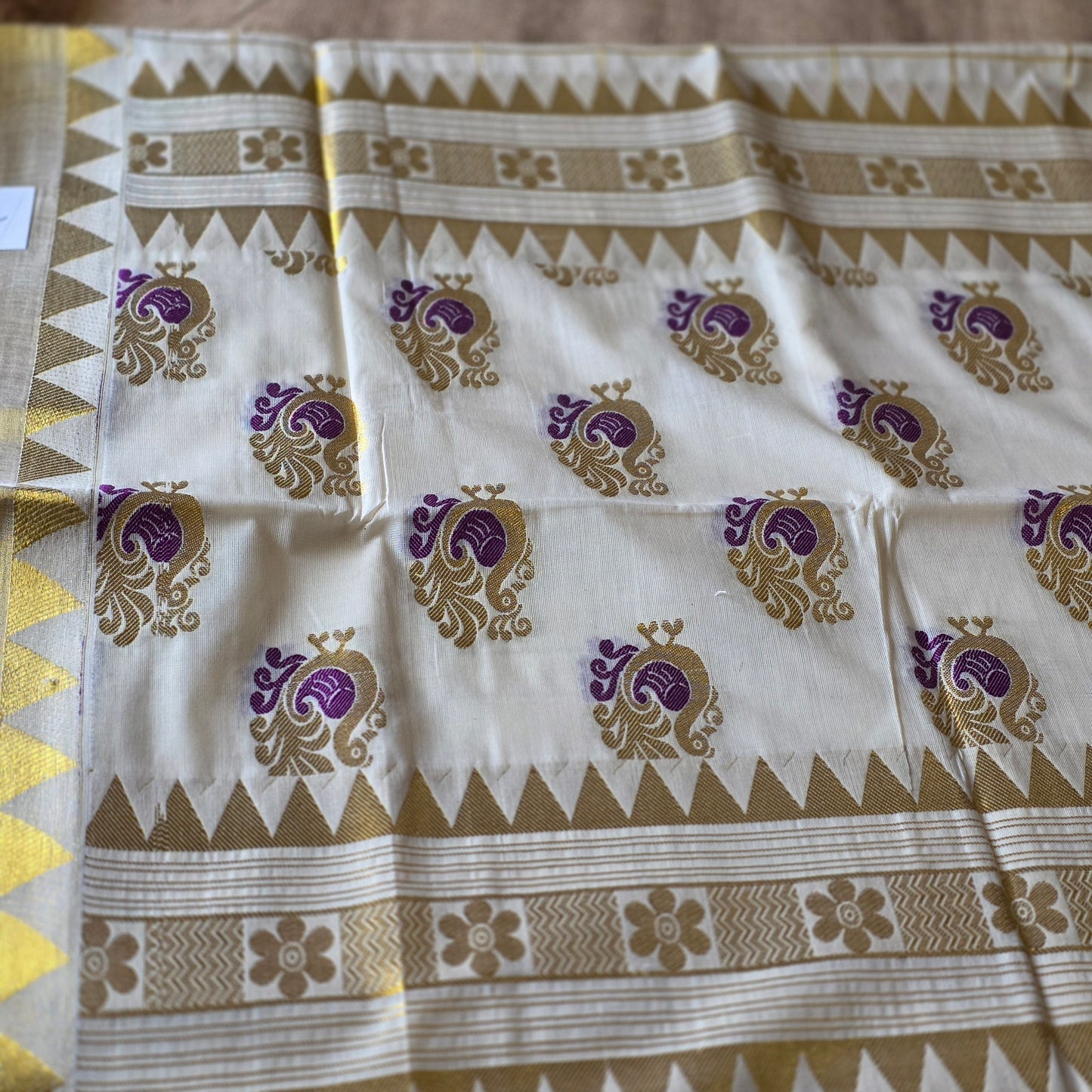 KL000055 Kerala cotton Kasavu Check saree