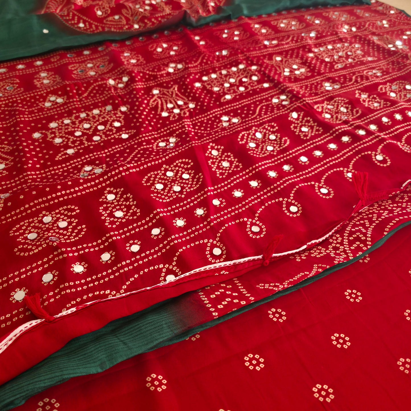 JD000122 Modal Bandhini with mirror