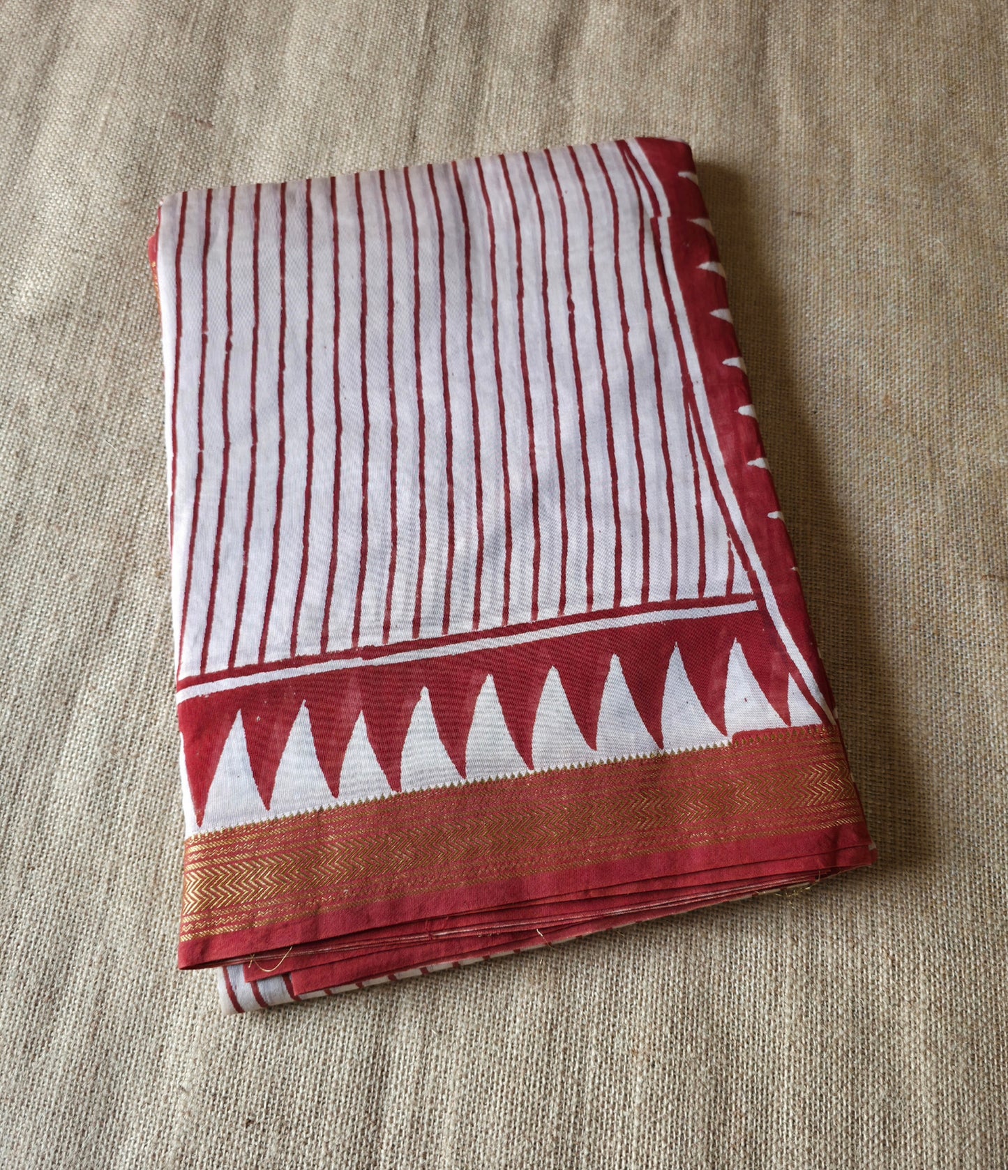 JD000007 - Geometrical Pure Maheshwari Silk Saree