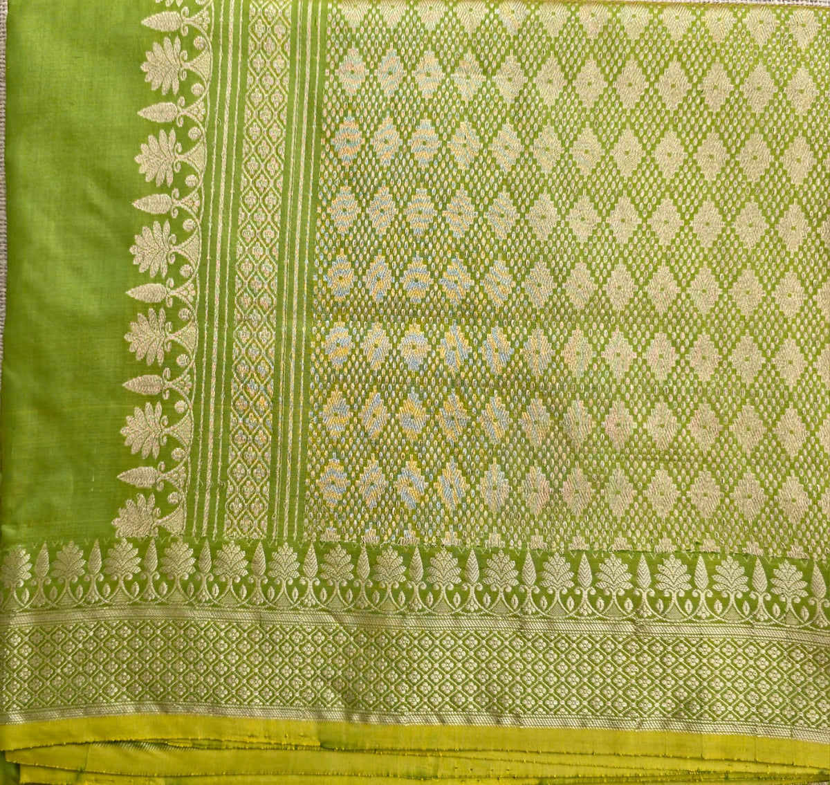 UP000015 - Mehendi Green Banarasi Pure Silk - Katan Silk