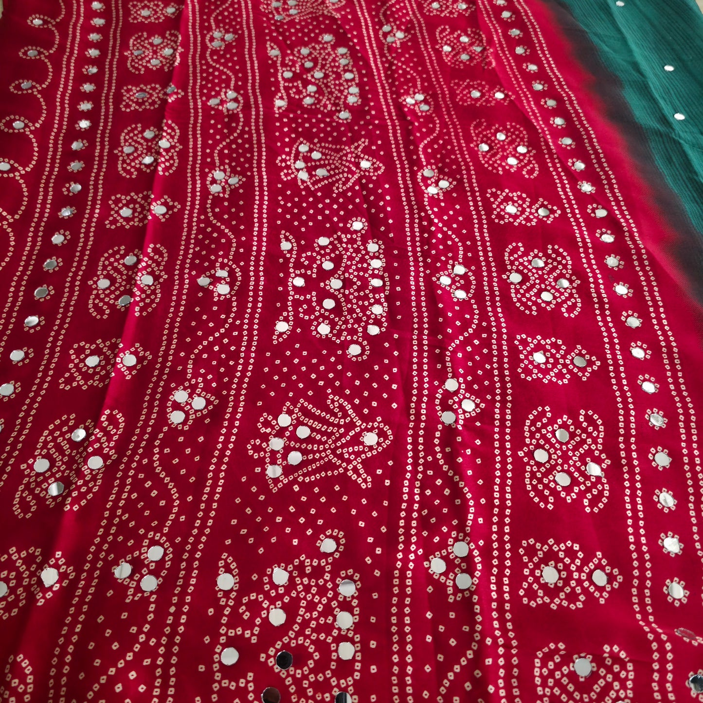 JD000122 Modal Bandhini with mirror