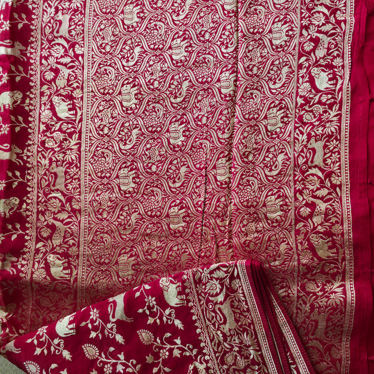 UP000071 - Banarasi Semi Silk Red Shikargah