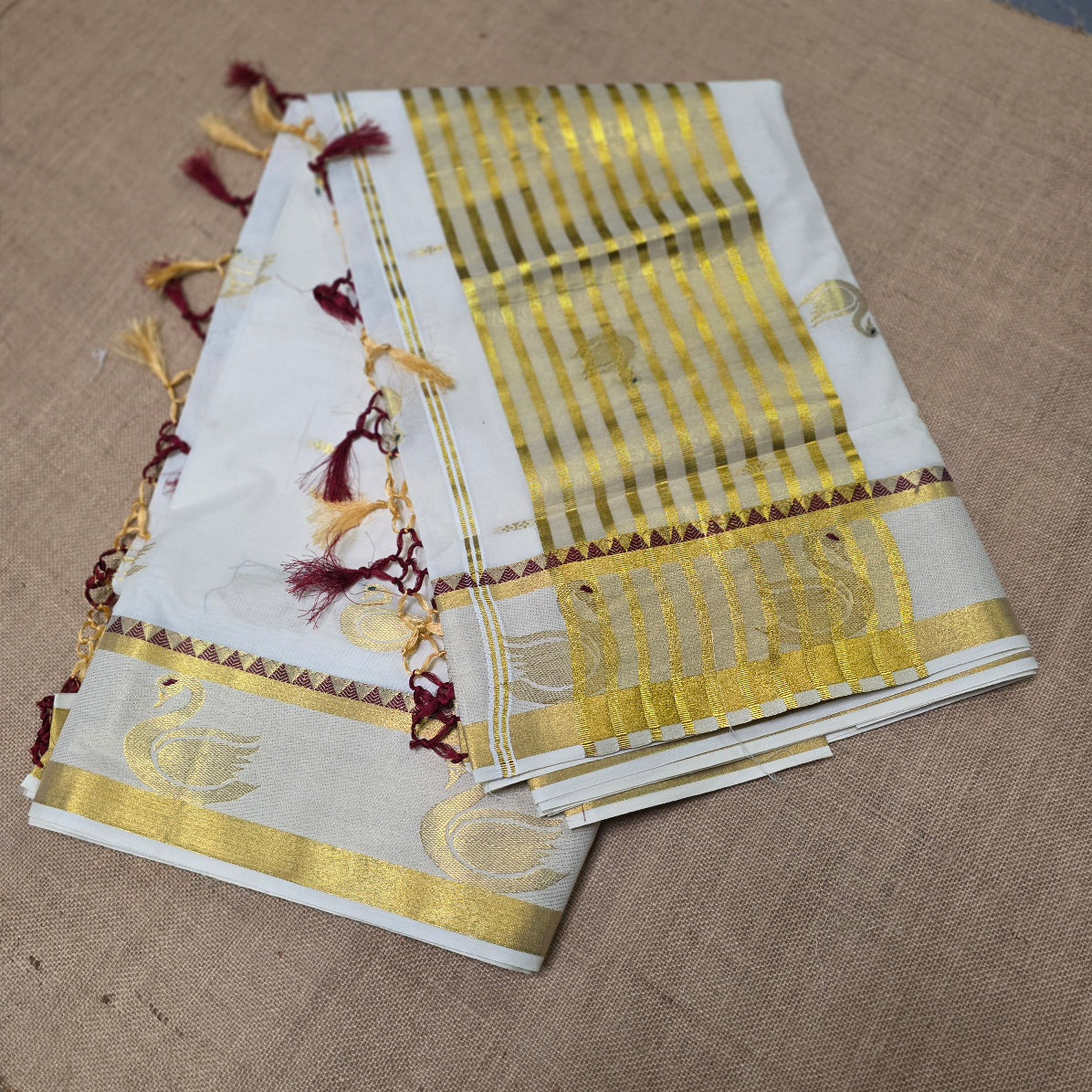 KL000110 Kerala cotton Swan weave