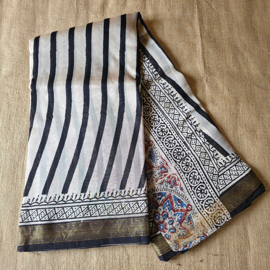 JD000005 - Geometrical Pure Maheshwari Silk Saree