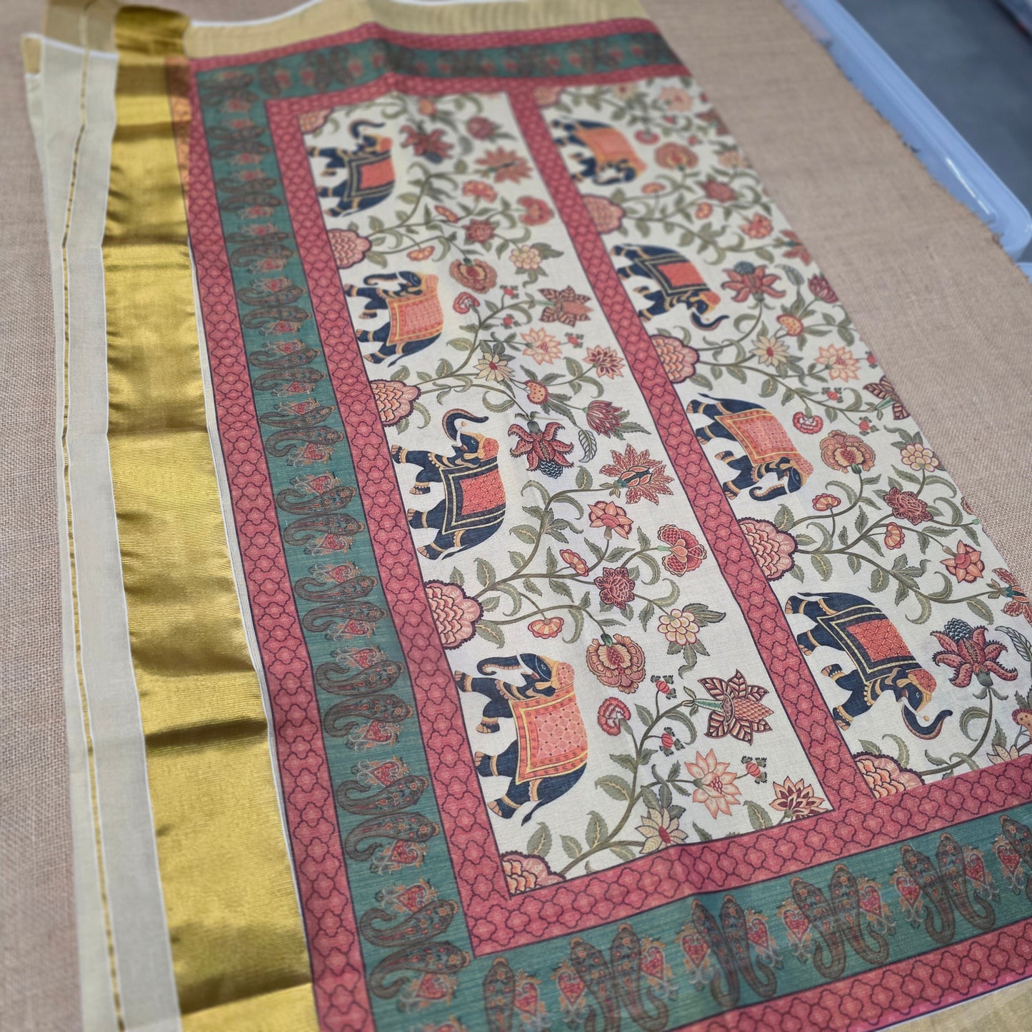 KL000112 Kerala Saree Elephant design