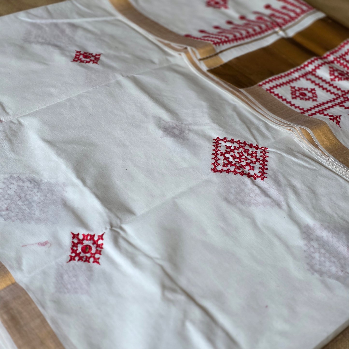 WB00032 - Kerala Cotton with Kutch Work