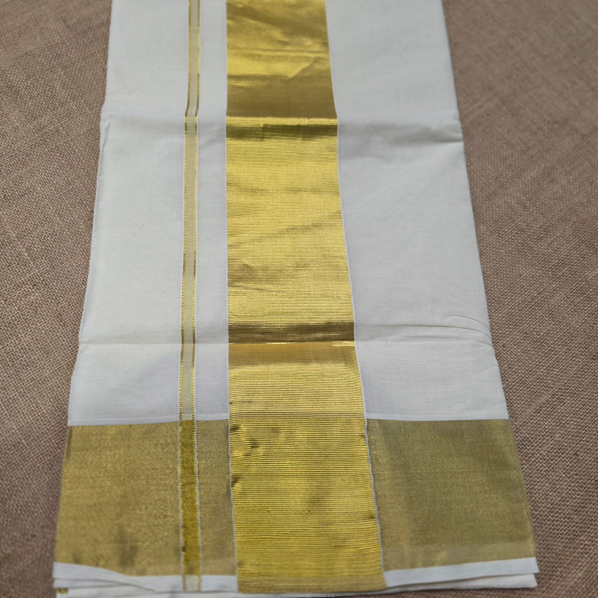KL000109 Kerala Handloom Cotton Plain kasavu
