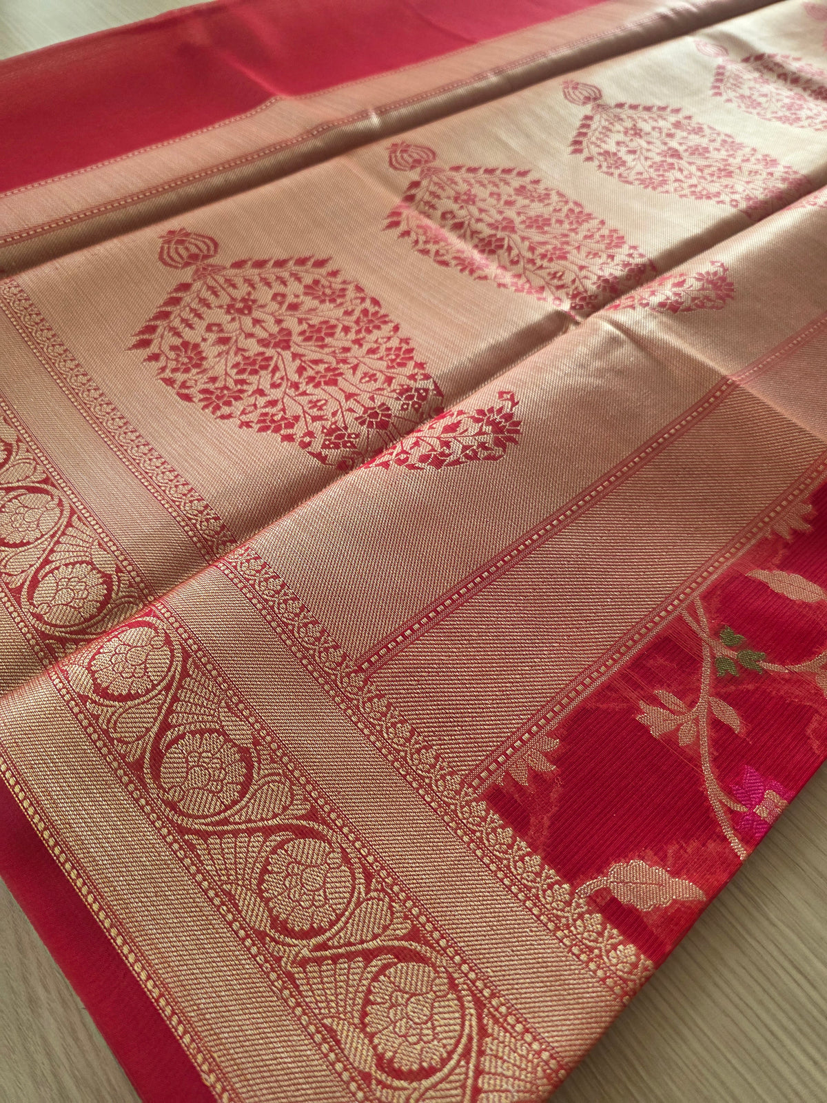 Red Banarasi weave in Jaal design