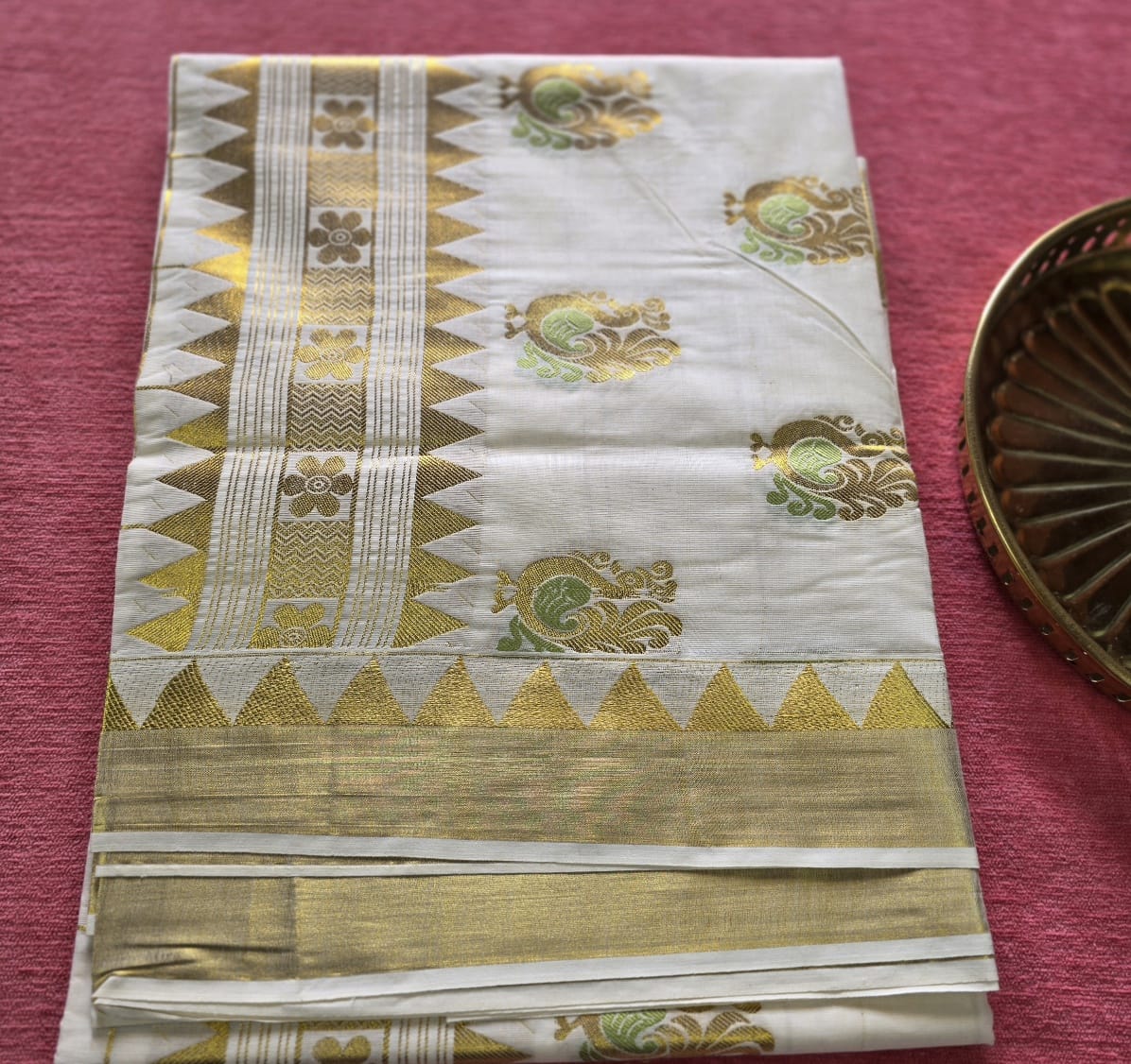 KL000056 Kerala Cotton Peacock weave
