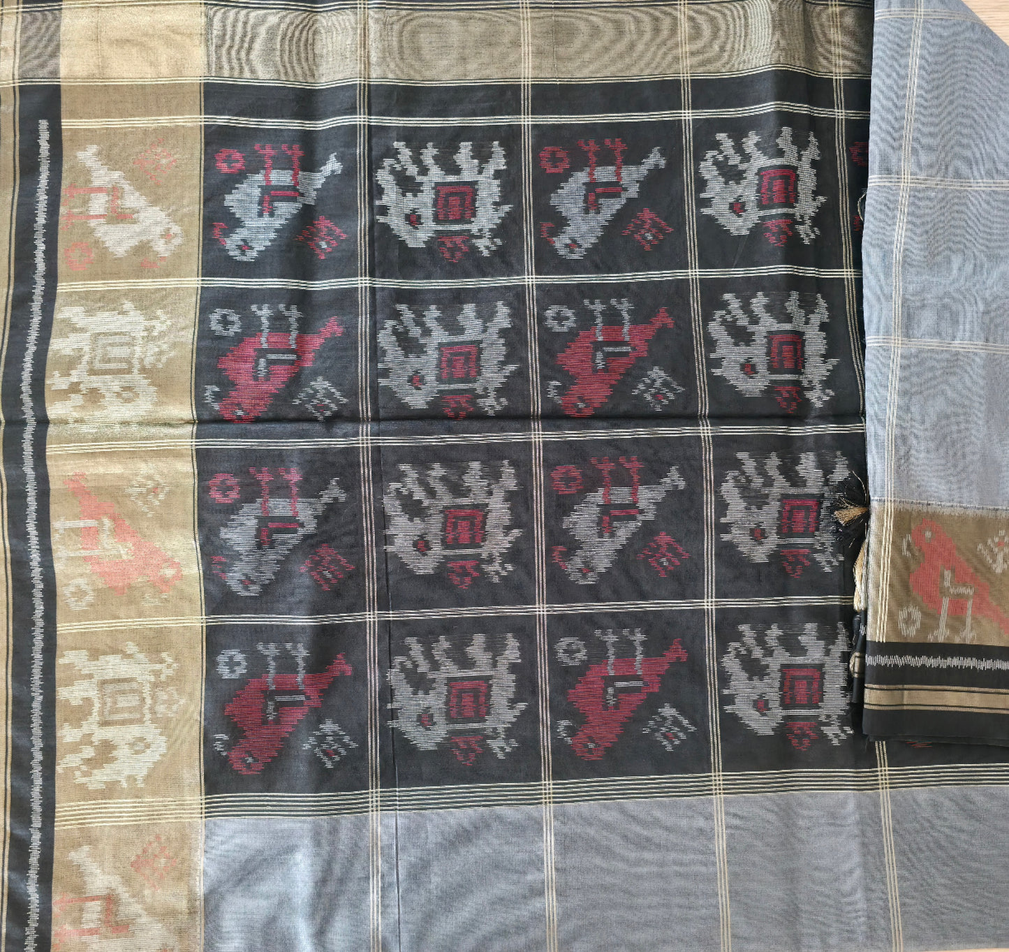 UP000221 Tussar Contrast Border