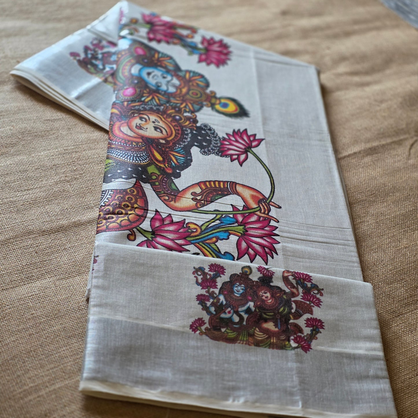 KL00035 - Kerala Tissue with Radha Krishna Mural Painting
