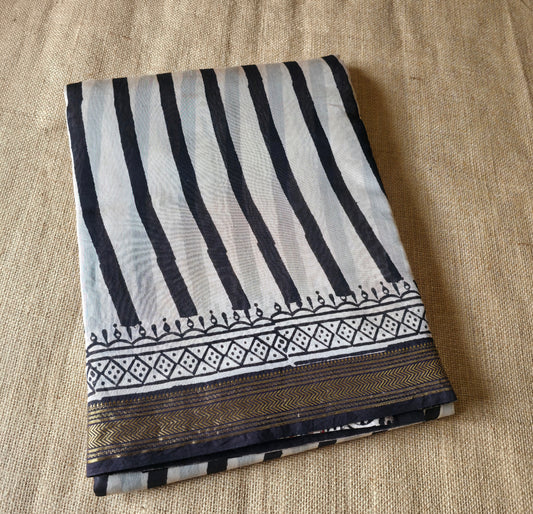 JD000005 - Geometrical Pure Maheshwari Silk Saree