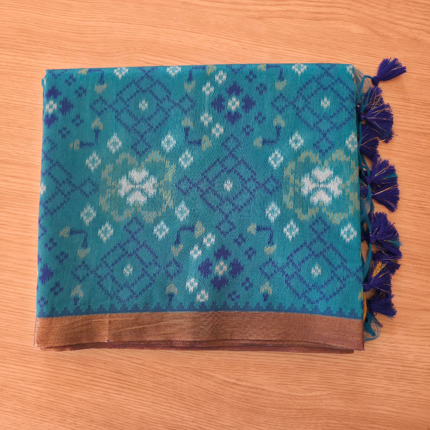 UP000220 Tussar silk with Patola design
