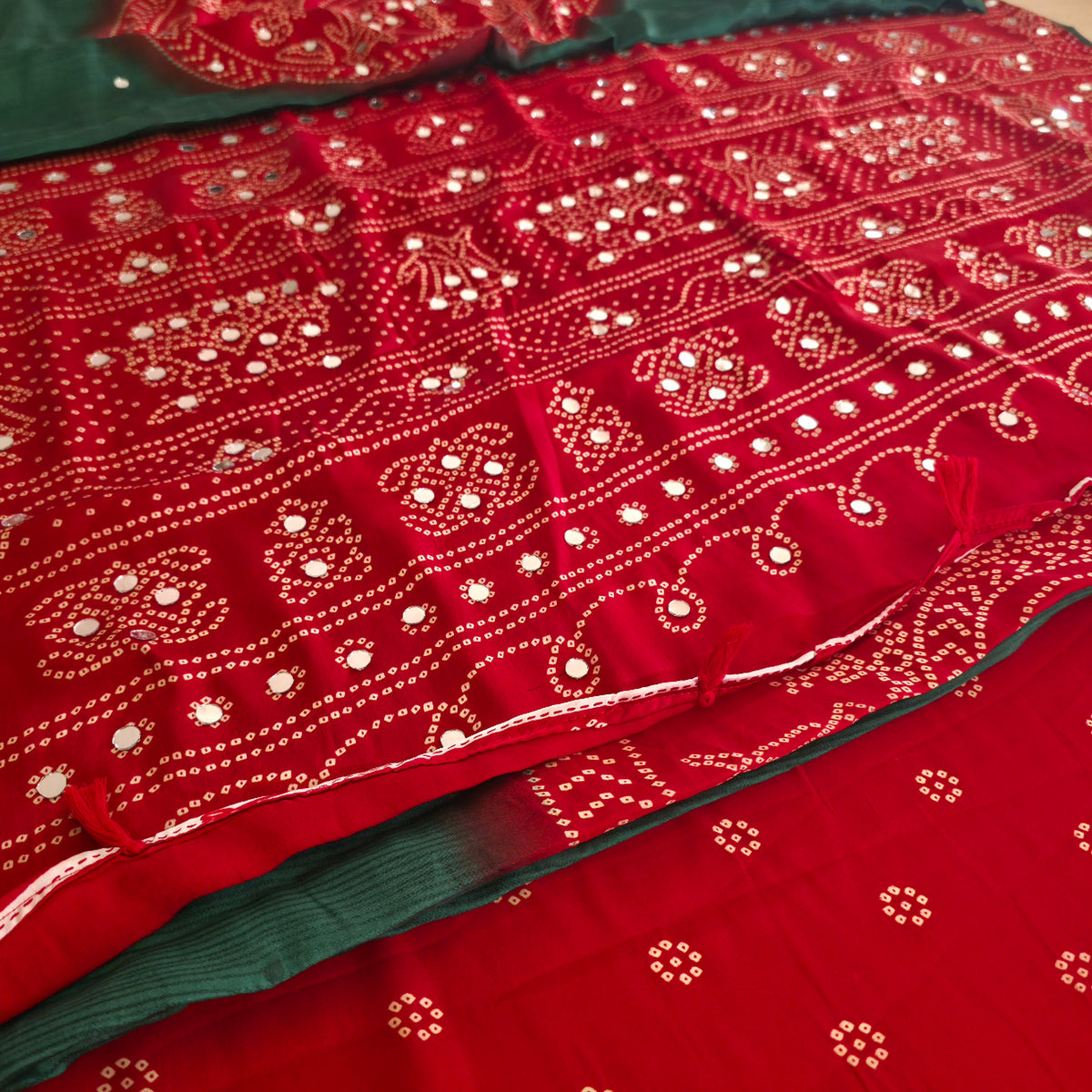 JD000122 Modal Bandhini with mirror