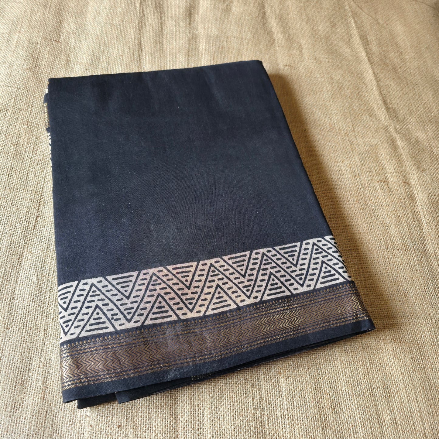 JD000001 - Geometrical Pure Maheshwari Silk Saree
