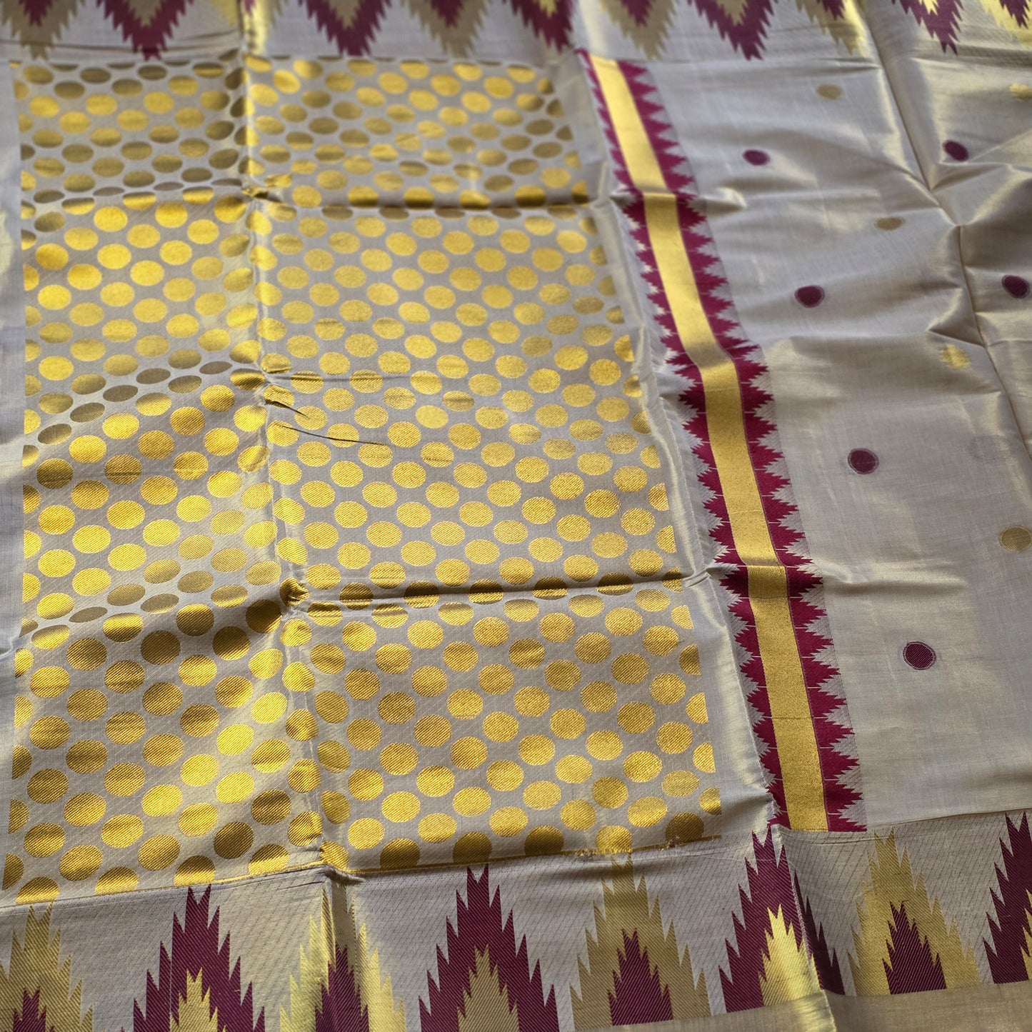KL00051 - Kerala Tissue with Temple Border Weave