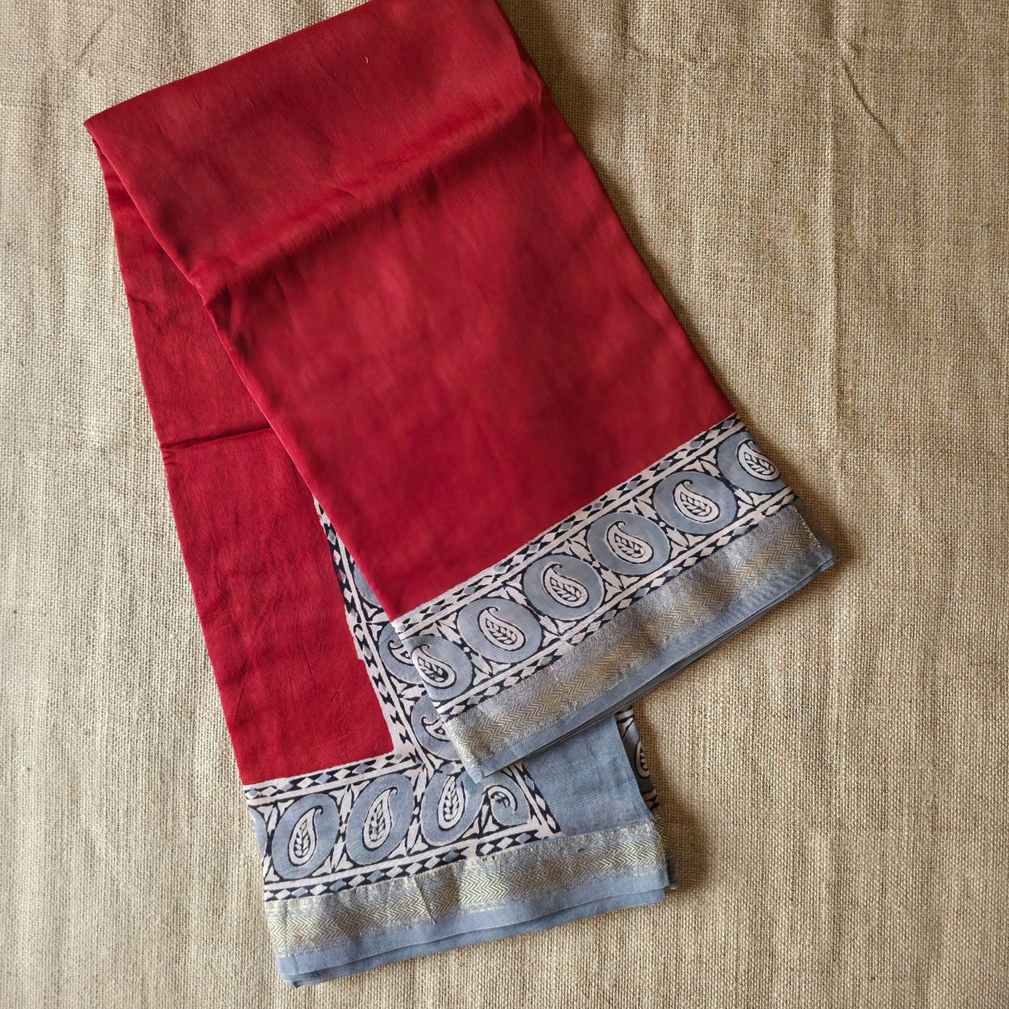 JD000006 - Geometrical Pure Maheshwari Silk Saree
