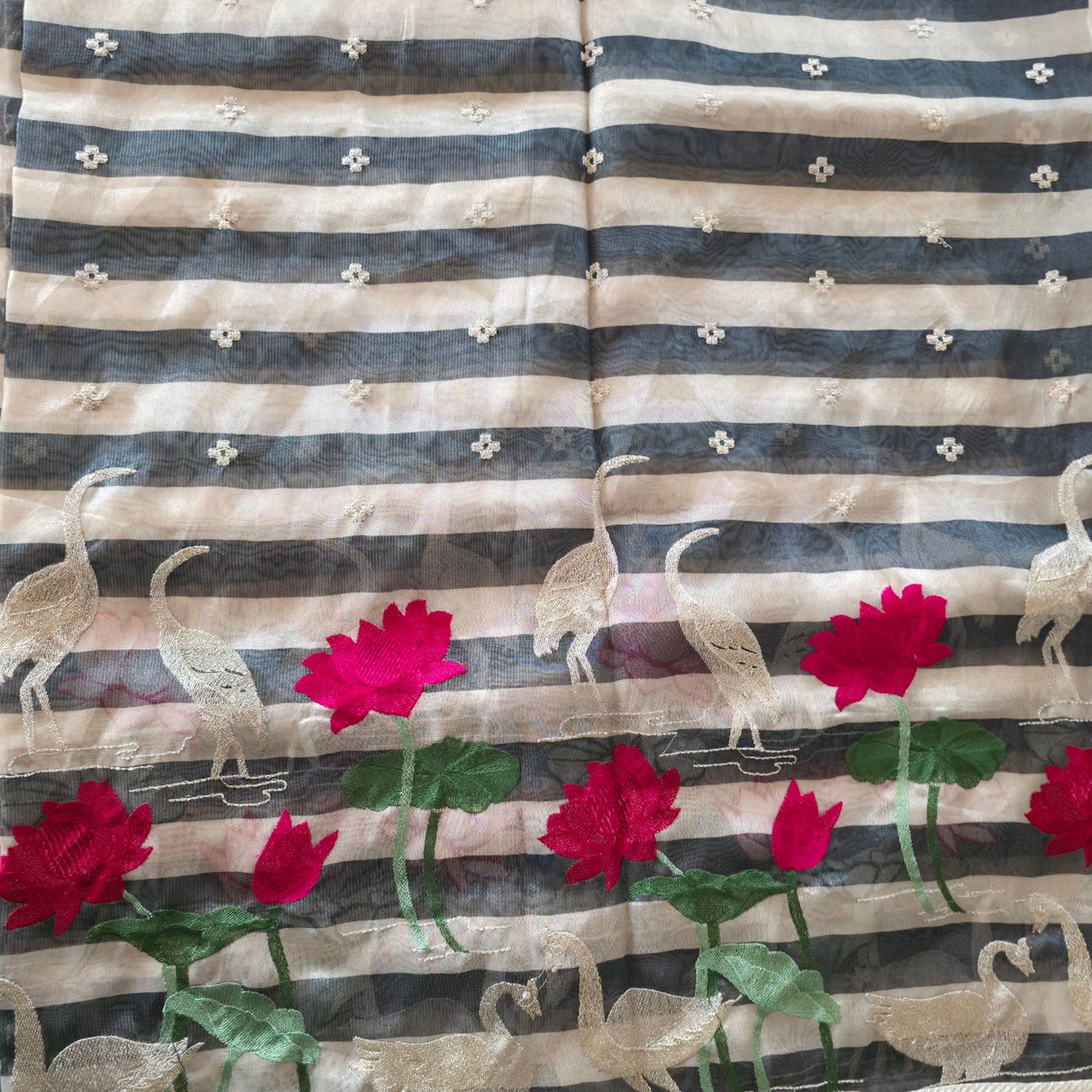 UP000203 Organza with applique