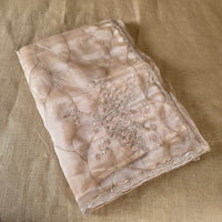 UP000206 - Glass Tissue with intricate handwork